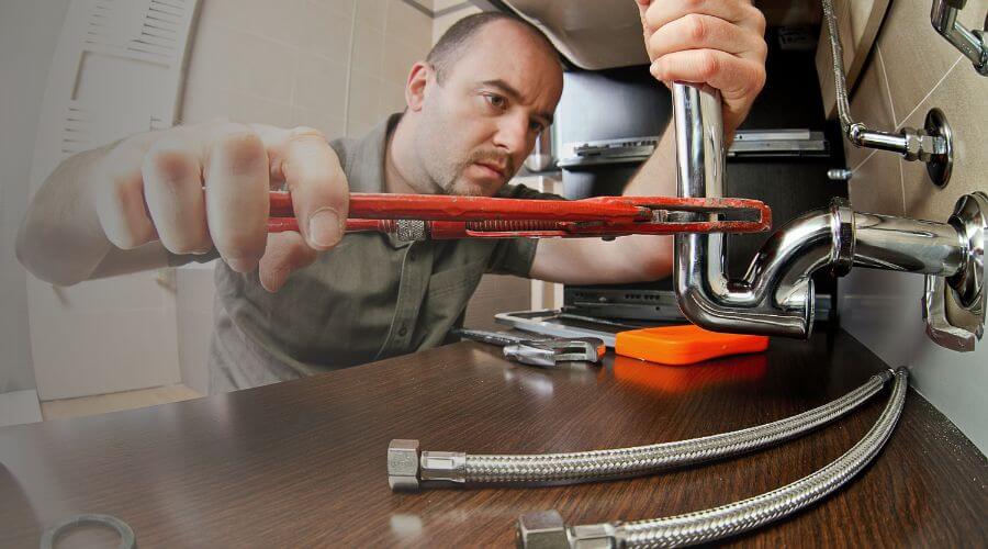 Expert burst pipe repair services in Sunrise Beach, MO